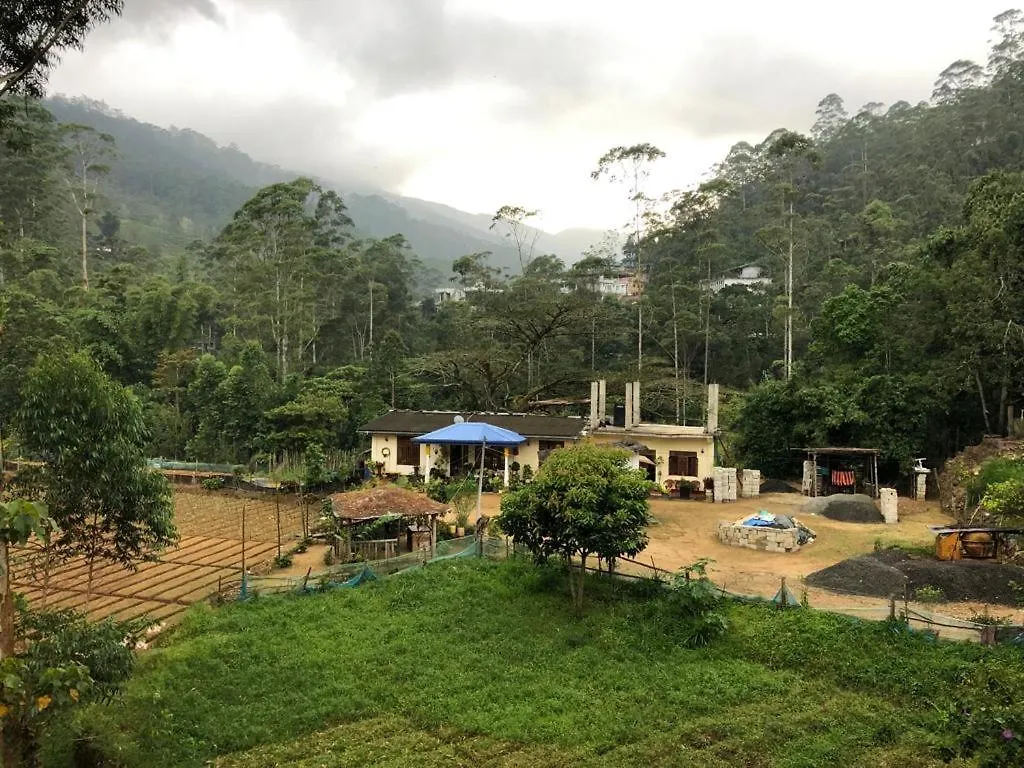 Gasthof White House Riverside Retreat Nallathanniya